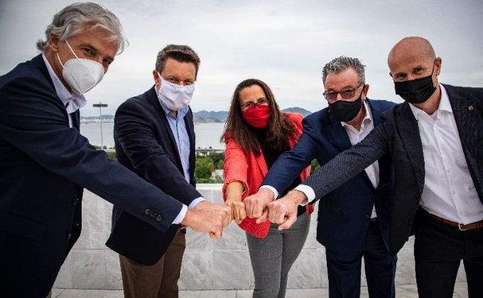 Eduardo Gerk (esquerda) - presidente Pré-Sal Petróleo S.A., Juan Lessmann - presidente da ExxonMobil Brasil, Veronica Coelho - presidente da Equinor Brasil, Miguel Pereira - CEO Petrogal Brasil e Trond Stokka Meling - diretor do Projeto Bacalhau, Equinor. (Photo: Aline Massuca)